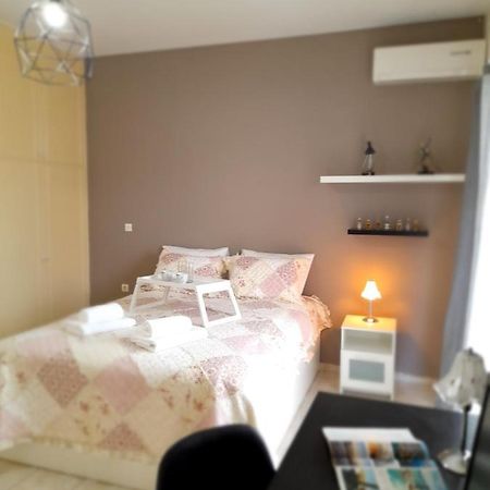 Irinis Apartment In كالاماتا المظهر الخارجي الصورة