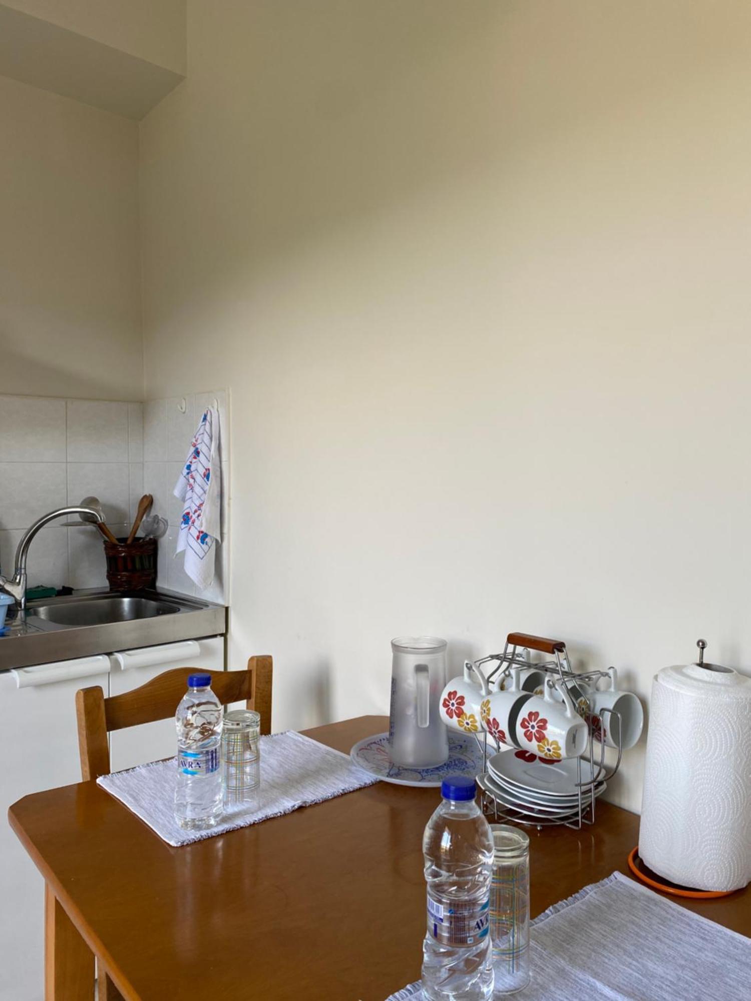 Irinis Apartment In كالاماتا المظهر الخارجي الصورة